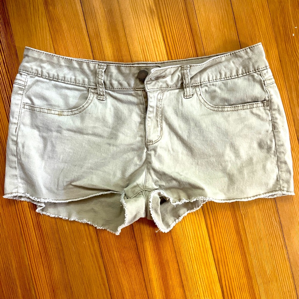 Size 13 Tan Cutoff No Boundaries Shorts w/ 10” length